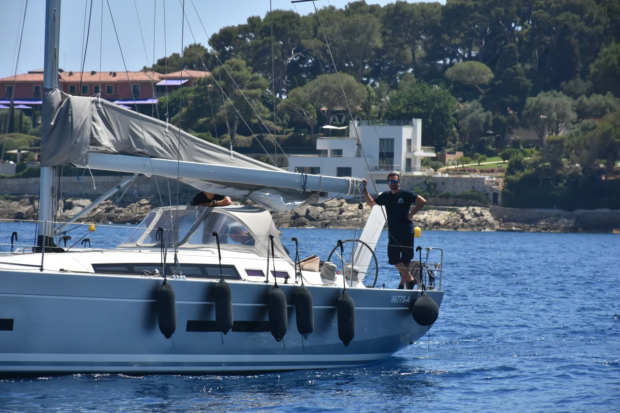 Pourquoi choisir Blue Hat pour votre charter ?